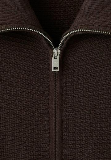 Вязаная кофта