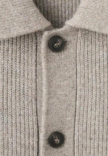 Вязаная кофта