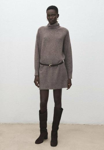 Вязаное платье