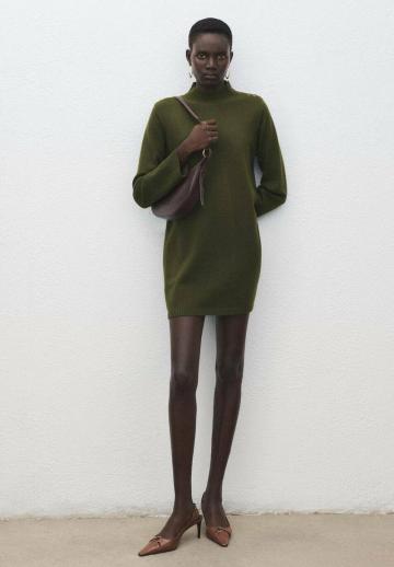 Вязаное платье