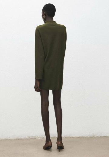 Вязаное платье