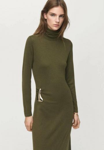 Вязаное платье