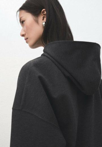 Пуловер с капюшоном