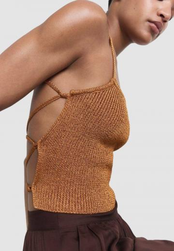 Топ на бретельках