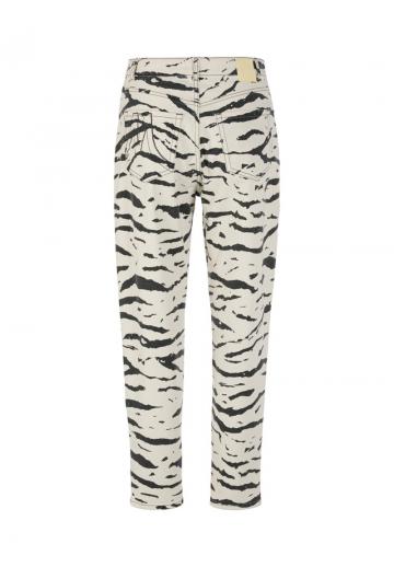 Короткие джинсы