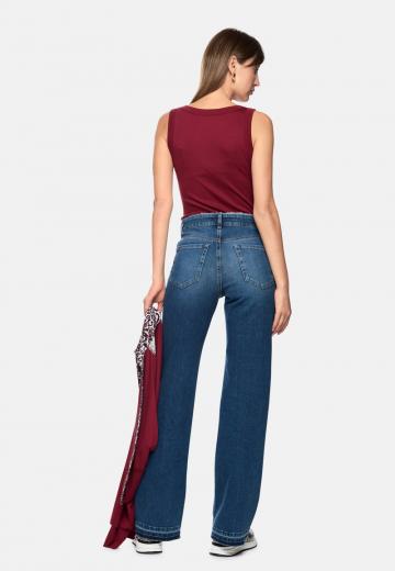 Прямые джинсы