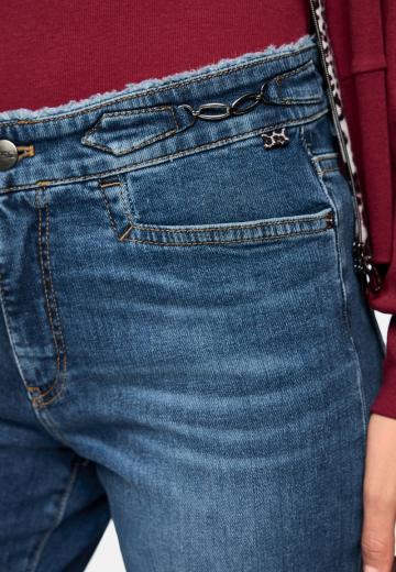 Прямые джинсы