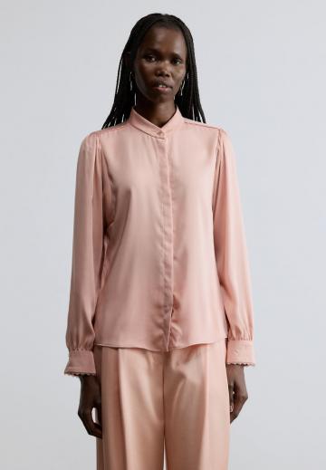 Атласная блузка