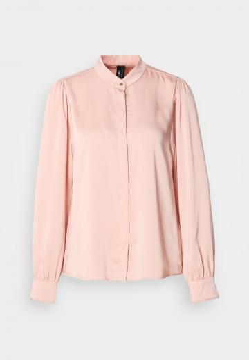 Атласная блузка