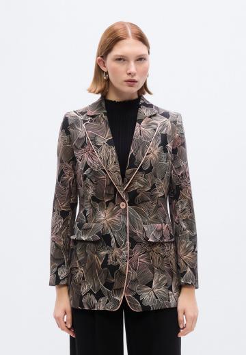 Короткое пальто