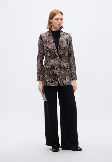 Короткое пальто