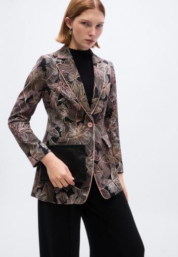 Короткое пальто