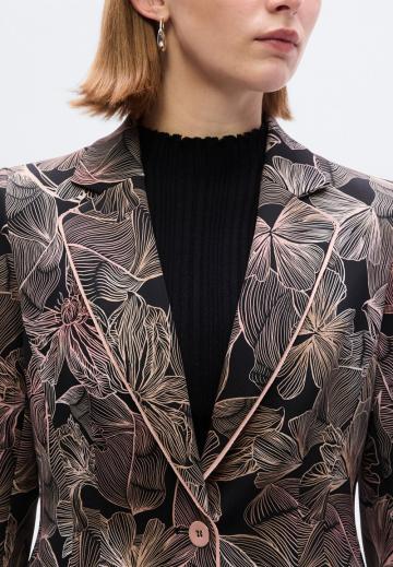 Короткое пальто