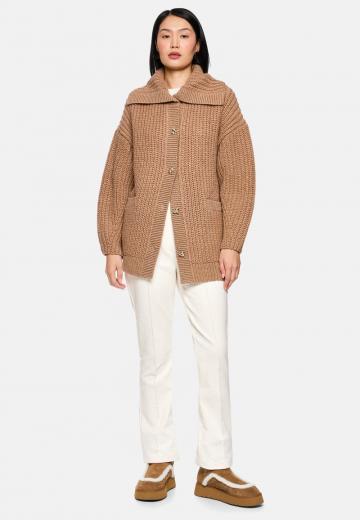 Длинный жилет