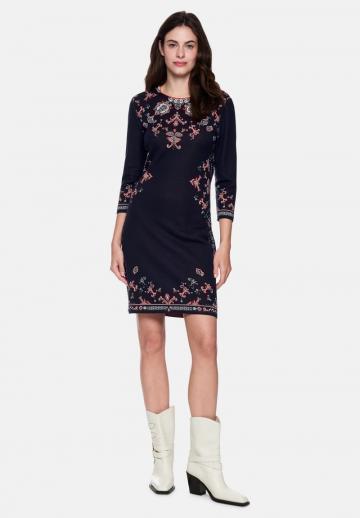 Платье футляр