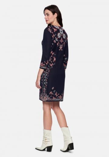 Платье футляр