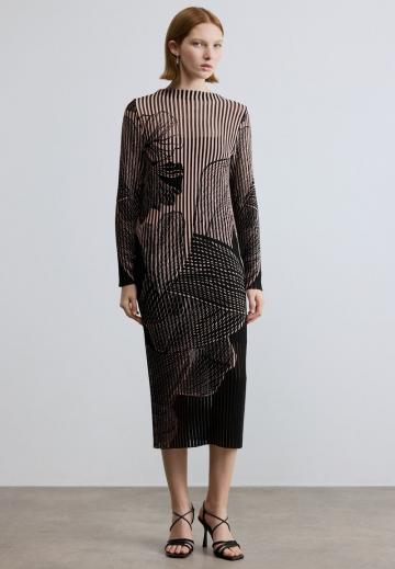 Вязаное платье