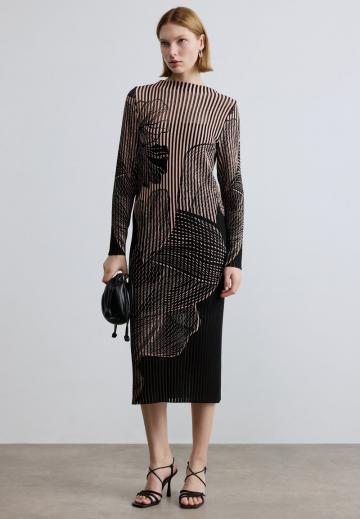 Вязаное платье