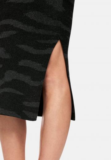 Платье футляр