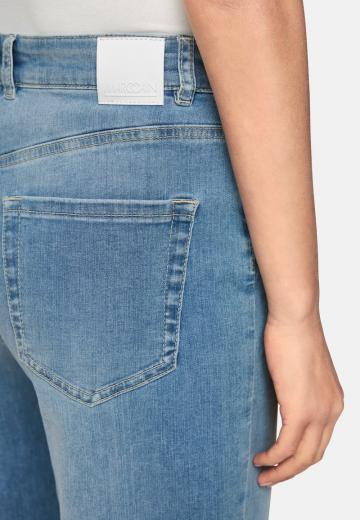 Клешеные джинсы