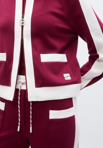 Спортивная куртка