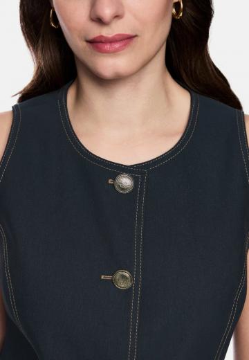 Джинсовая жилетка