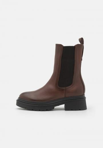 Полусапожки на платформе