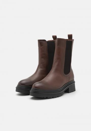 Полусапожки на платформе