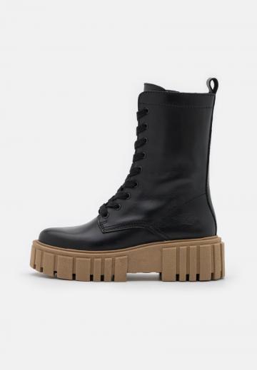 Полусапожки на платформе