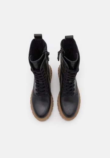 Полусапожки на платформе