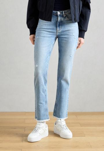 Короткие джинсы