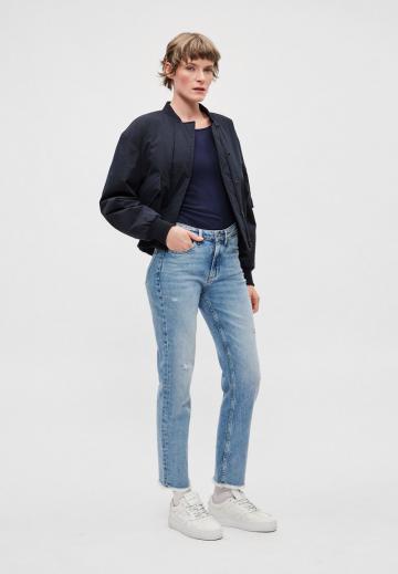 Короткие джинсы