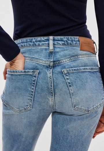 Короткие джинсы