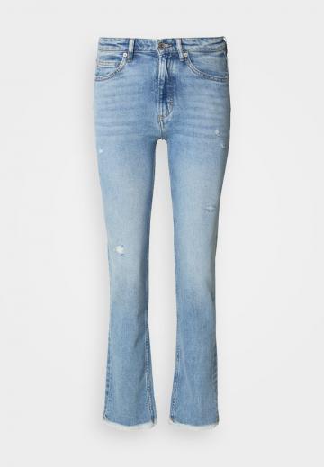 Короткие джинсы