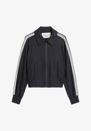 Спортивная куртка