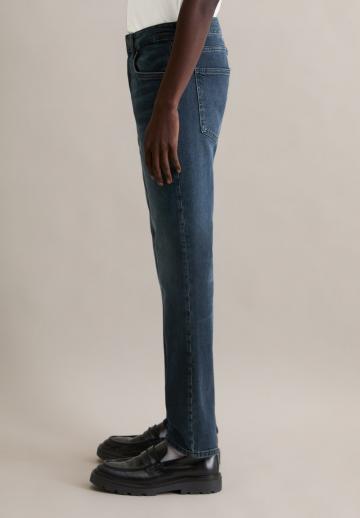 Узкие джинсы