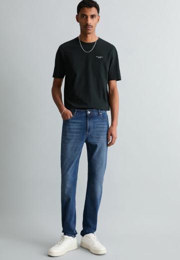 Прямые джинсы