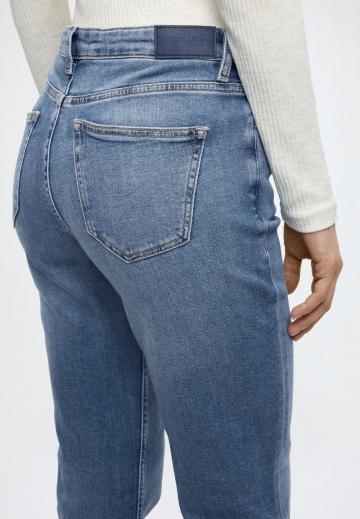 Клешеные джинсы