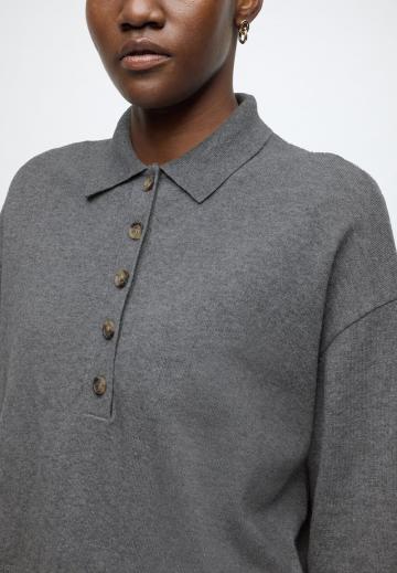 Пуловер с воротником поло