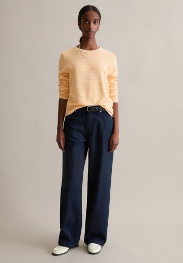 Пуловер в полоску