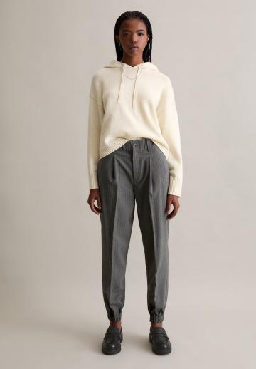 Пуловер с капюшоном