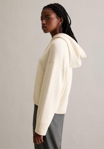 Пуловер с капюшоном