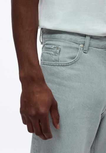 Свободные джинсы