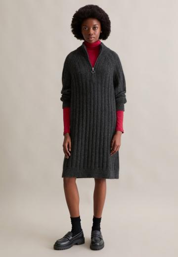 Вязаное платье