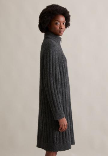 Вязаное платье