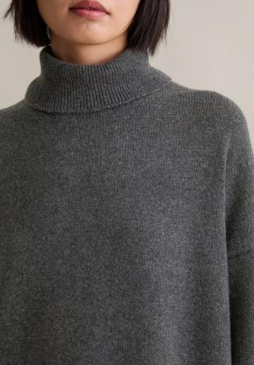 Вязаное платье