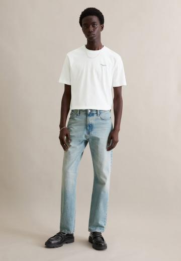 Прямые джинсы