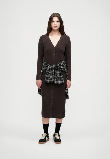 Вязаное платье