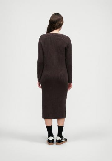 Вязаное платье