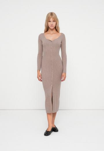 Вязаное платье